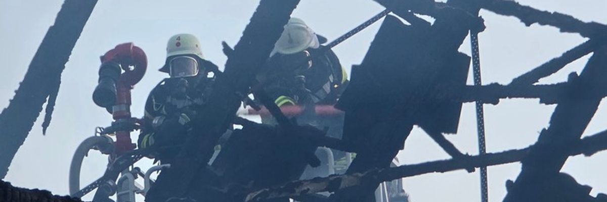 FW Celle: Gebäudebrand in Bostel - 2. Lagemeldung