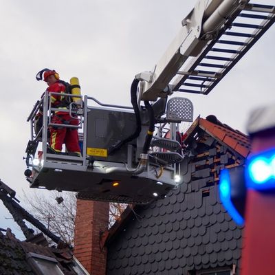FW Flotwedel: Großeinsatz fordert Feuerwehren in Eicklingen
