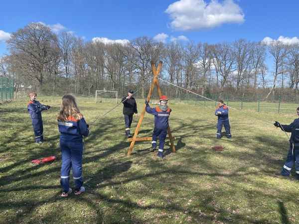 FW-OLL: Kreisjugendfeuerwehr Landkreis Oldenburg startet erfolgreich in die Wettbewerbssaison mit dem Orientierungsmarsch
