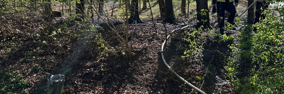 FW-RS: Vegetationsbrände im Feilenhauerweg und in der Hans-Böckler-Straße in Remscheid