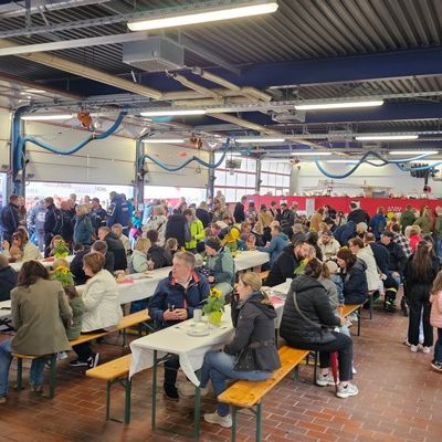 FW-AR: Familientag beim Löschzug Neheim begeistert Groß und Klein