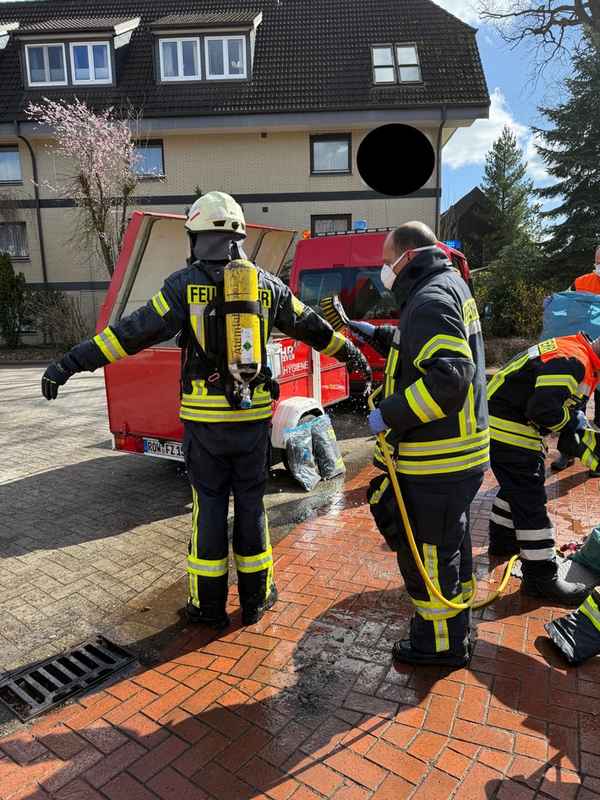 FW-ROW: Zimmerbrand in Zeven