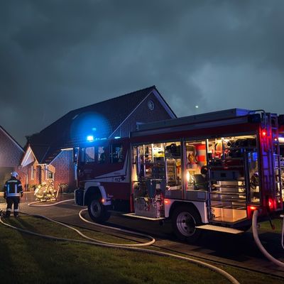 FW-AUR: Vermehrte Blitzeinschläge während nächtlicher Gewitter