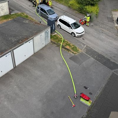 FW-EN: Einsatzreicher Montag mit Brand im Gebäude