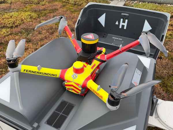 FW-E: Feuerwehr Essen startet Testphase einer Vorauserkundungsdrohne - erste Lagebilder bereits vor dem Eintreffen der Einsatzkräfte