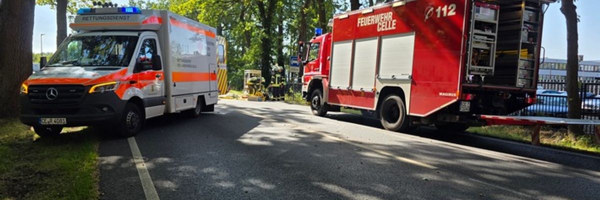 FW Celle: Verkehrsunfall mit eingeklemmter Person
