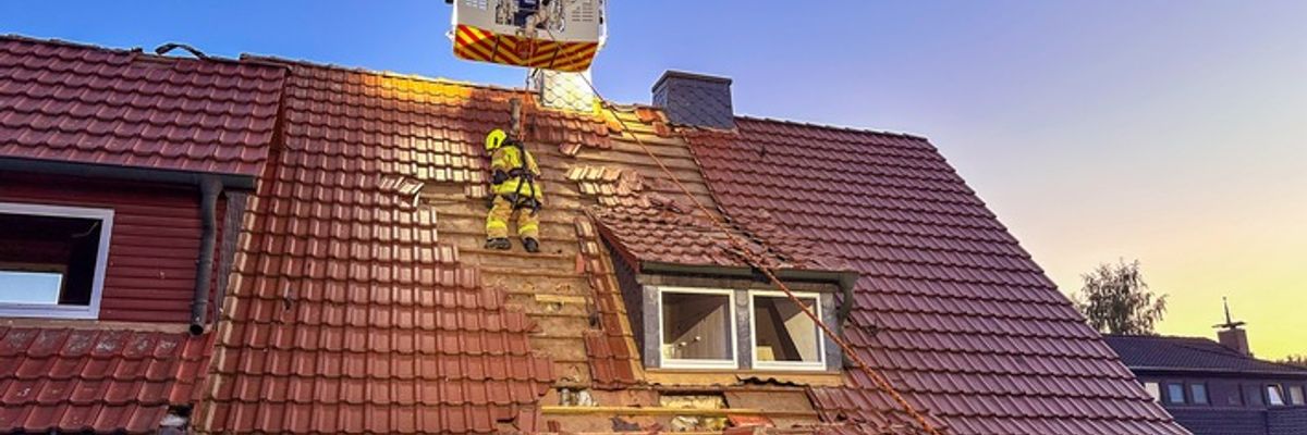 FW-OLL: Feuerwehr Wildeshausen führt praxisnahen Sonderdienst in Abbruchobjekt durch