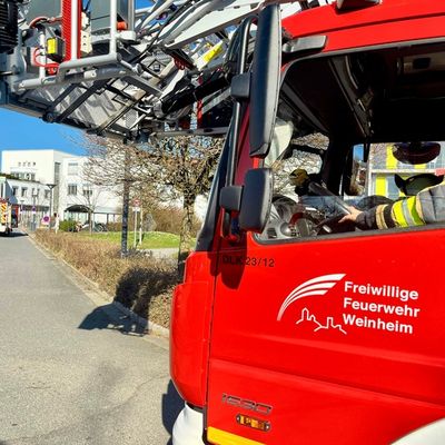 FW Weinheim: Türöffnung und Brandmeldeanlage beschäftigen die Feuerwehr