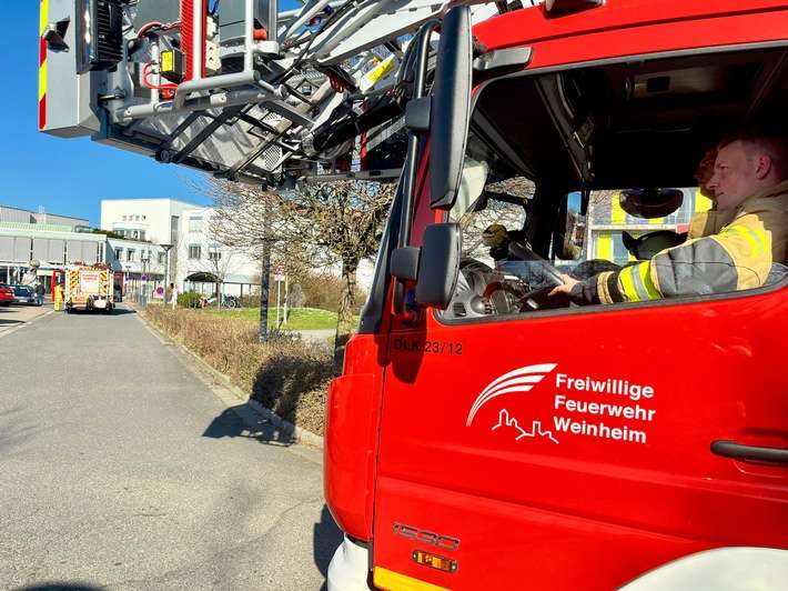 FW Weinheim: Türöffnung und Brandmeldeanlage beschäftigen die Feuerwehr