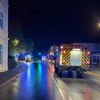 FW-DT: Zimmerbrand in Mehrparteienhaus - eine Person schwer verletzt