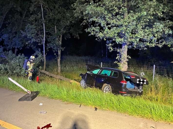 FW Bremerhaven: Schwerer Verkehrsunfall auf der Autobahn 27