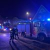 FW-AUR: Hinterhof-Garage brennt in der Nacht