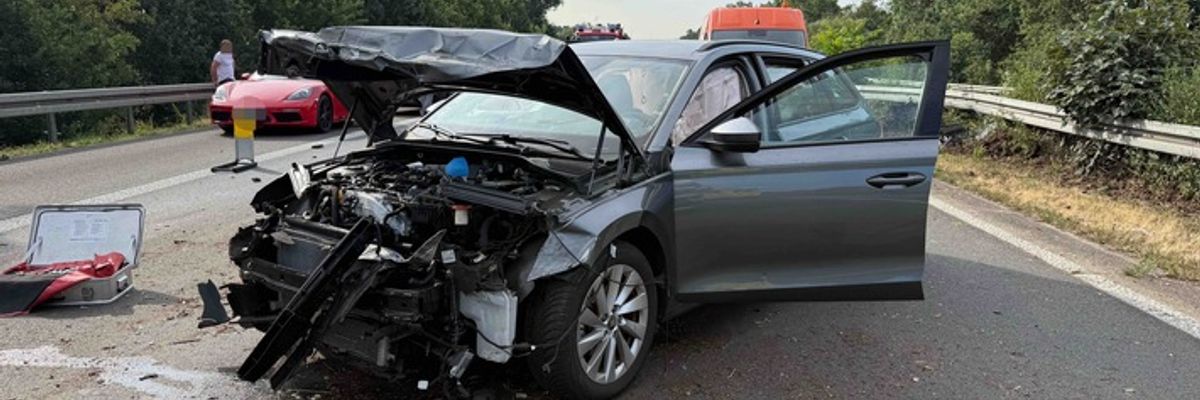 FW Hünxe: Gemeldeter Zimmerbrand und Verkehrsunfall auf der BAB 3