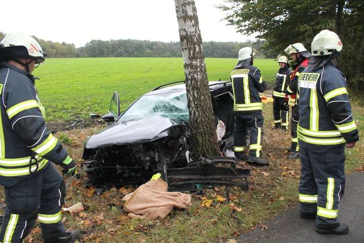FW-ROW: Schwerer Verkehrsunfall auf der K119 - Fahrer schwer verletzt