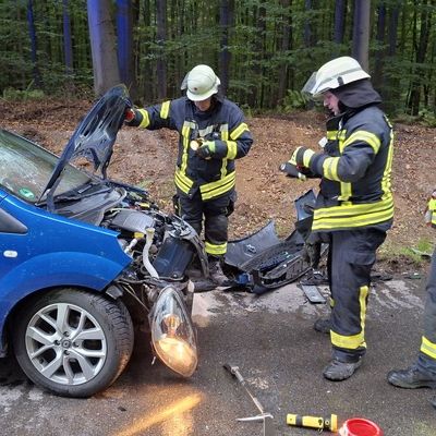 FW Sonsbeck: eCall - Verkehrsunfall auf der Reichswaldstraße