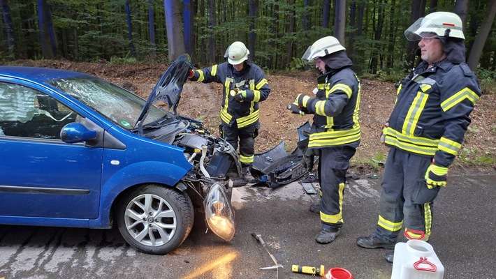 FW Sonsbeck: eCall - Verkehrsunfall auf der Reichswaldstraße