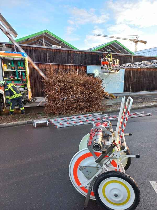 FW-BN: Mehrere Brände und Brandmeldungen im Stadtgebiet Bonn fordern Feuerwehr und Rettungsdienst