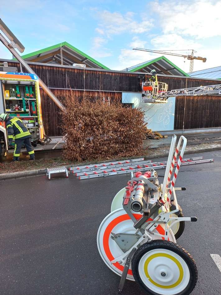 FW-BN: Mehrere Brände und Brandmeldungen im Stadtgebiet Bonn fordern Feuerwehr und Rettungsdienst