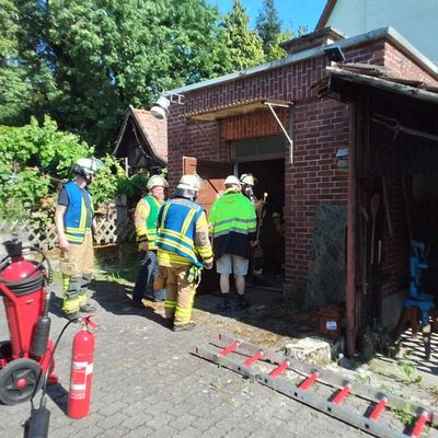 FW Weinheim: Trafostationsbrand in Lützelsachsen. Feuerwehr Weinheim bei extremer Hitze im Einsatz.