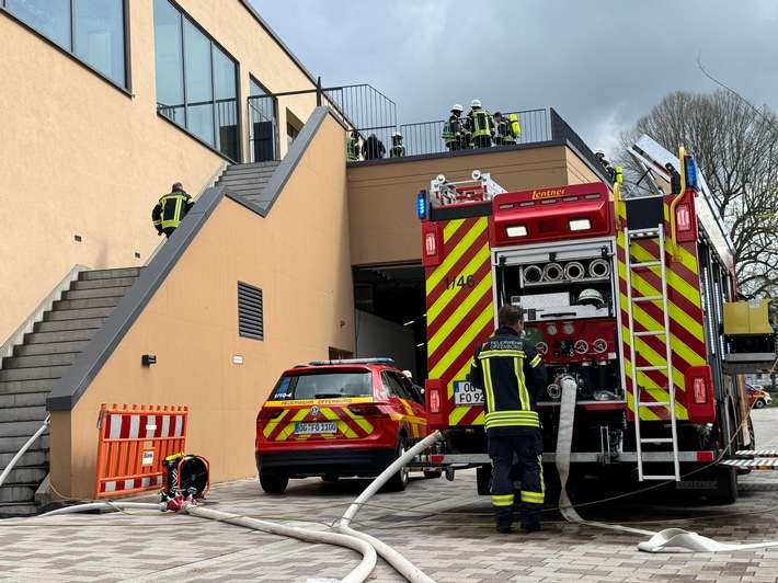 FW-OG: Saunabrand in einem Einkaufscenter in der Innenstadt