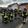 FW Ense: Gemeinsame Übung bei Auto Große: Feuerwehr Ense und Feuerwehr Arnsberg trainieren Hand in Hand
