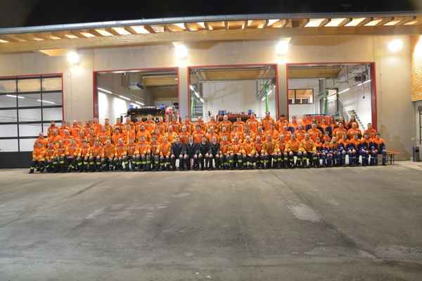 LRA-Ravensburg: Das neue gemeinsame Feuerwehrgerätehaus für den Wangener Löschzug-Nord ist mit dem Einzug der Abteilungen Karsee und Leupolz, nun offiziell in Betrieb genommen worden.