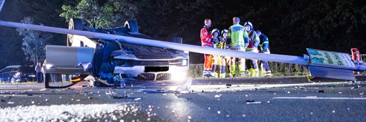 FW-MK: Überschlagener PKW auf der Dortmunder Straße