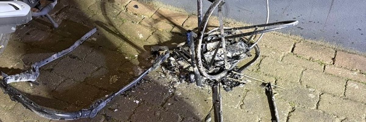 FW-OLL: Heiligabend: Dramatischer Feuerwehreinsatz im historischen Bahnhofsgebäude - 13 Menschen und zwei Hunde gerettet