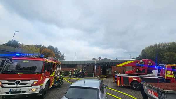 FW-WRN: Gemeldeter Dachstuhlbrand am Südring