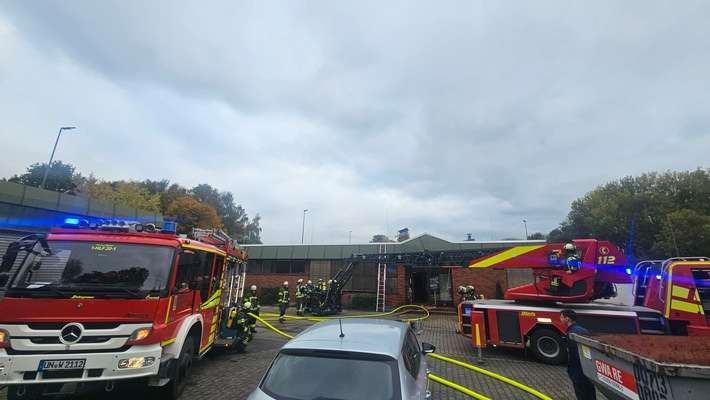 FW-WRN: Gemeldeter Dachstuhlbrand am Südring