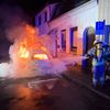 Feuerwehr Goch: Brandstiftung: PKW-Brand droht auf Wohnhaus überzugreifen