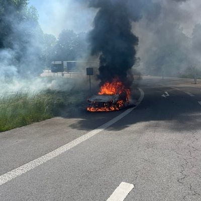 FW-DO: PKW in Vollbrand auf der B236