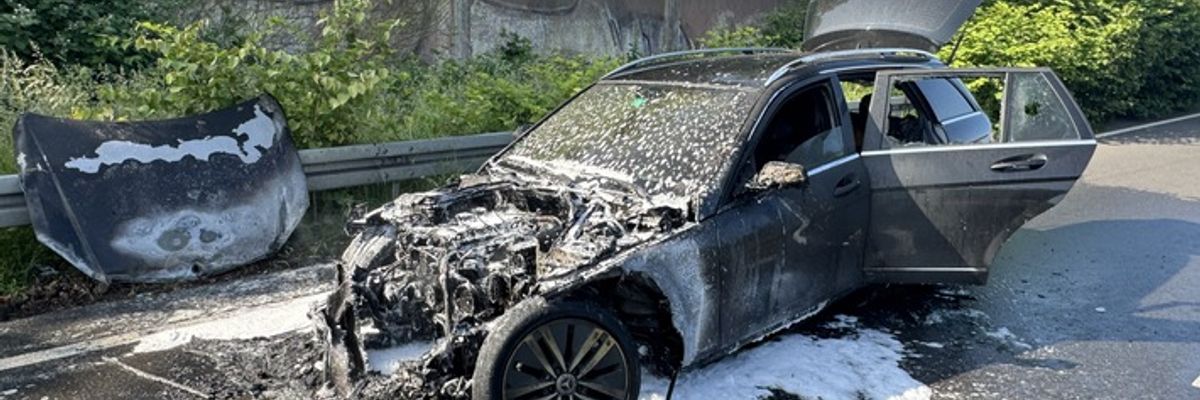 FW-MH: PKW-Brand auf der A40