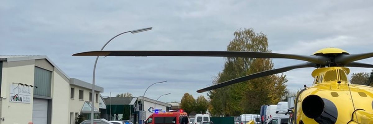 FW Datteln: Rettungshubschrauber - Landung in Datteln