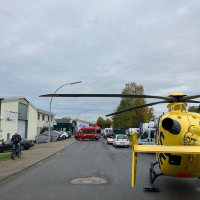 FW Datteln: Rettungshubschrauber - Landung in Datteln