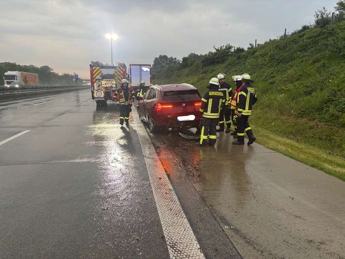 FW-ROW: Verkehrsunfall auf der A1 am frühen Morgen