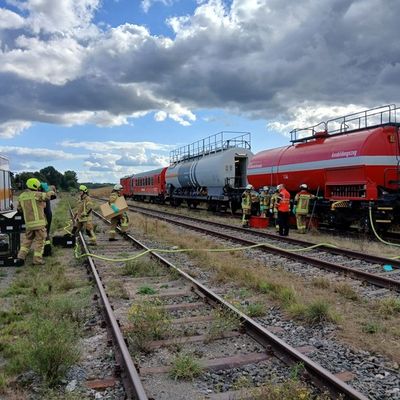 FW-OLL: Übung der Umweltschutzbereitschaft im Landkreis Oldenburg: Ausbildungszug der Deutschen Bahn machte Station in Garrel