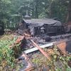 FW-EN: Brennende Waldhütte, Tragehilfe und Abraumverbrennung