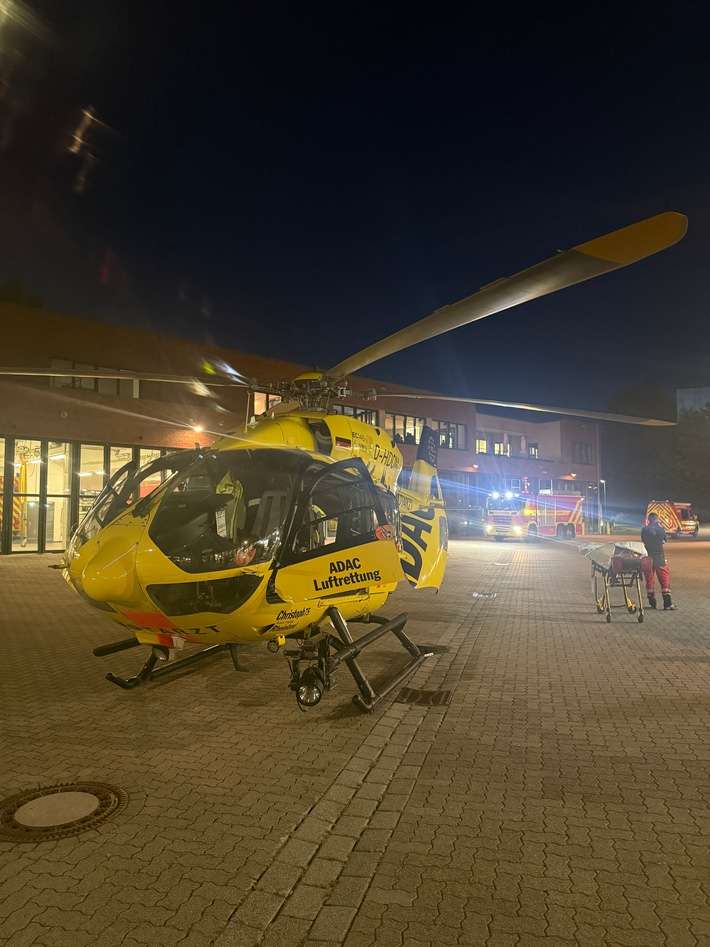 FW Ratingen: Feuerwehr unterstützt Rettungsdienst bei medizinischem Notfall