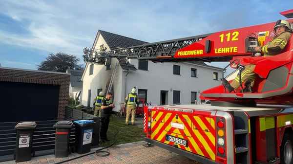 FW Lehrte: Wärmepumpe gerät in Ahlten in Brand Flammen drohen auf Wohnhaus überzugreifen