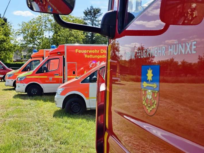 FW Hünxe: Gemeldeter Zimmerbrand, ein Kind vermisst