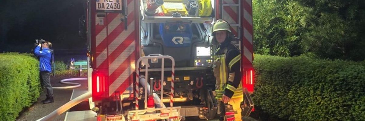 FW Datteln: Kleingebäudebrand - Gartenlaube in Vollbrand