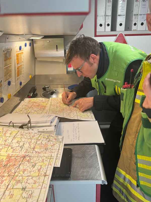 FW Dresden: Lageupdate 10:30 Uhr: Brand in Recyclingunternehmen
