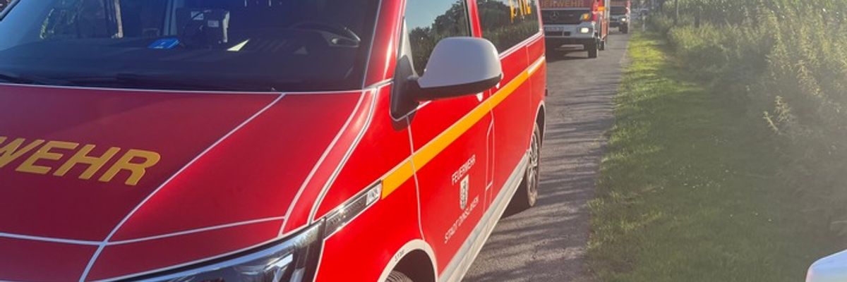 FW Dinslaken: Garagenbrand