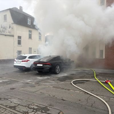 FW-WRN: PKW-Brand in der Lippestraße