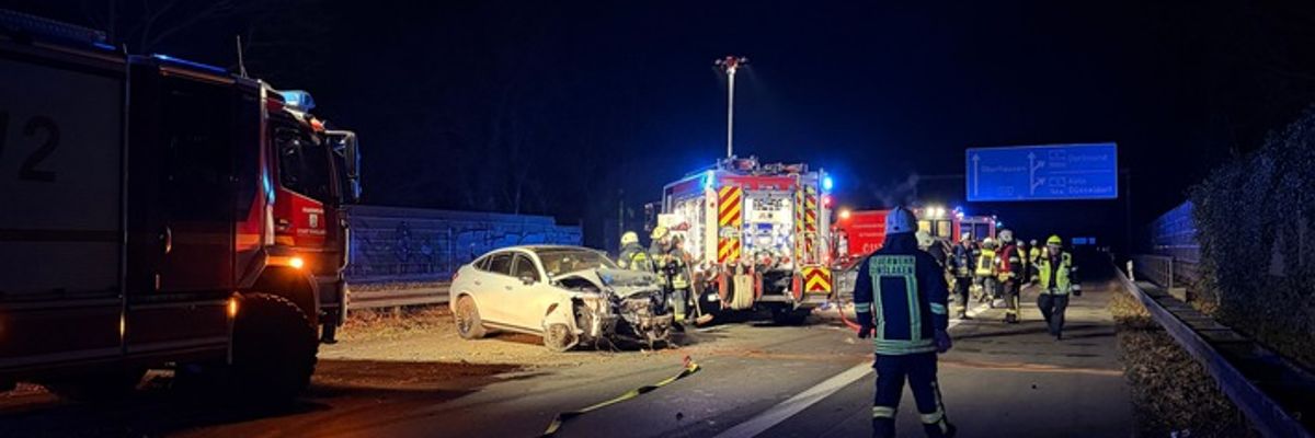FW Dinslaken: Verkehrsunfall mit mehreren verletzten Personen.