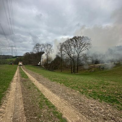 FW-Velbert: Flächenbrand an der Losenburger Straße