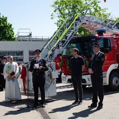 FW Weil der Stadt: Neue Drehleiter für die Feuerwehr Weil der Stadt
