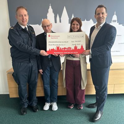 FW Mainz: Oberbürgermeister Nino Haase und die Feuerwehr Mainz überreichen Spende an den Verein Trauernde Eltern & Kinder