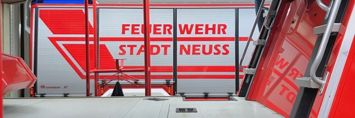 FW-NE: Verkehrsunfall auf der A57 in Fahrtrichtung Krefeld | 2 verletzte Personen